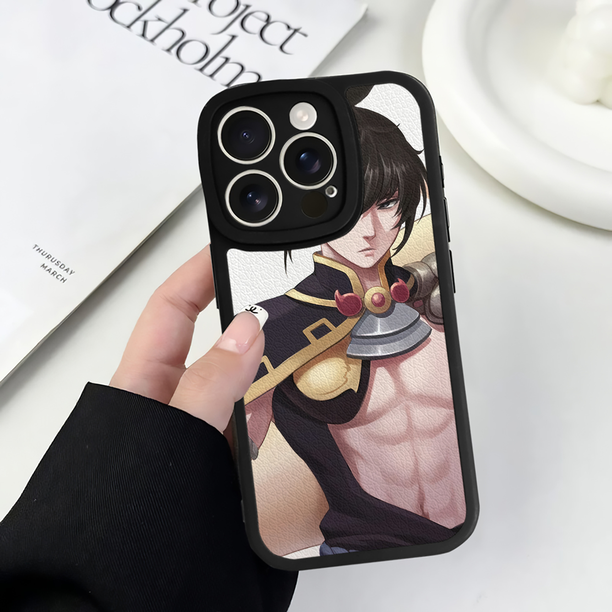 （画像用） ぎんたま 坂田銀時（さかたぎんとき） 神楽 志村新八（しむら しんぱち） GINTAMA Sakata Gintoki Kagura Shimura Shinpachi 【iPhone 16シリーズ対応】シリコンスマホケース（レザー調） 材質：シリコン